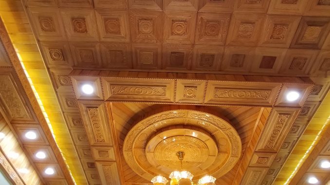 Công trình thi công trần gỗ pơ mu tại Huế