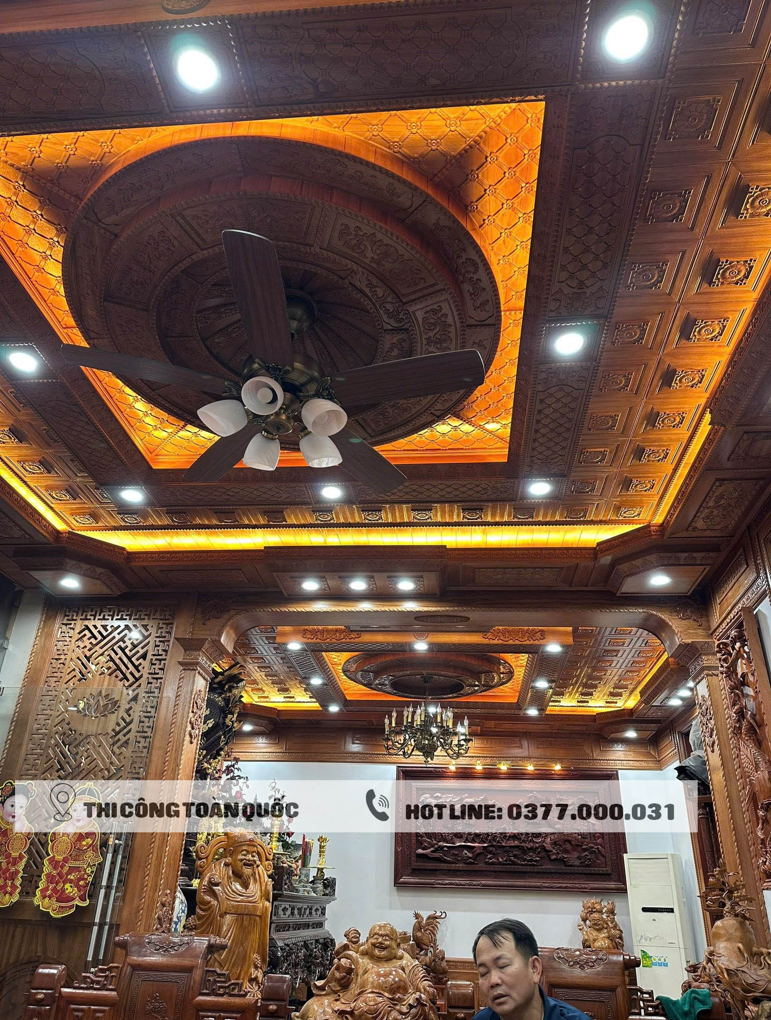 trần gỗ gõ đỏ sang trọng 