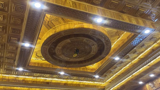 Trần gỗ xoan ta bàn giao cho anh Hưng Tại Hải Dương