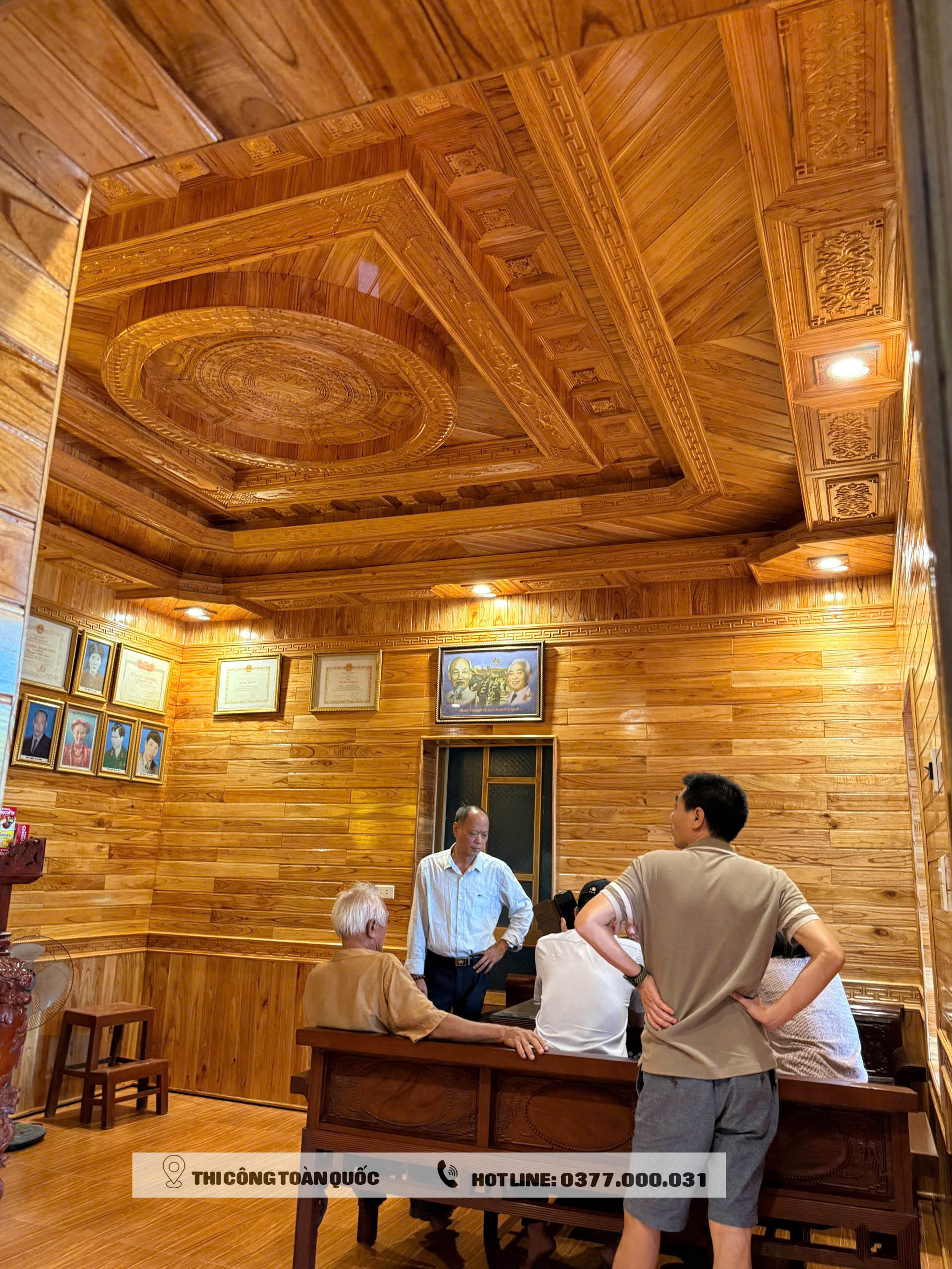 bàn giao trần gỗ xoan, ốp tường gỗ Xoan nhà anh Khánh - Hải Dương 