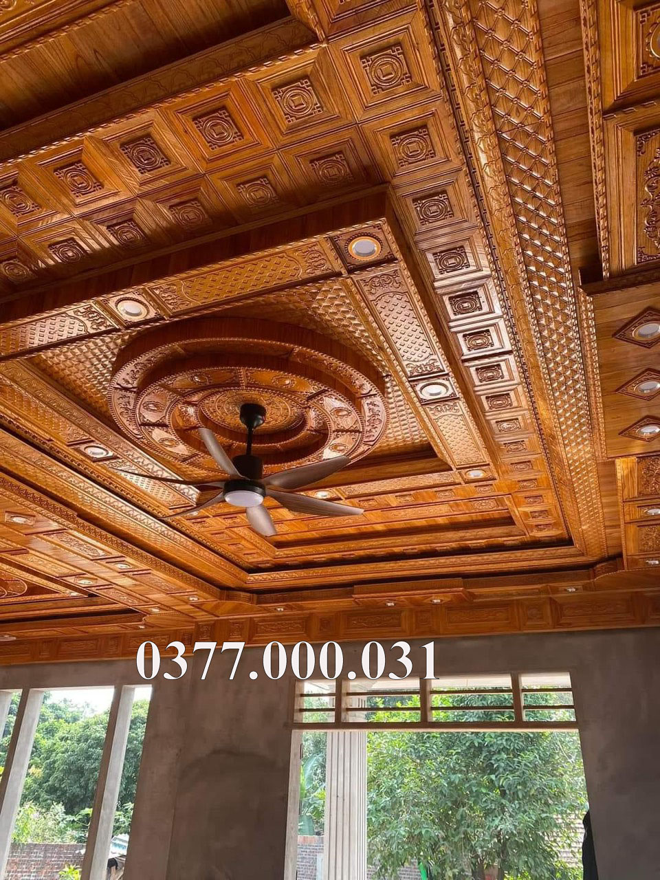 Trần gỗ gõ đỏ Hưng Yên sang trọng 