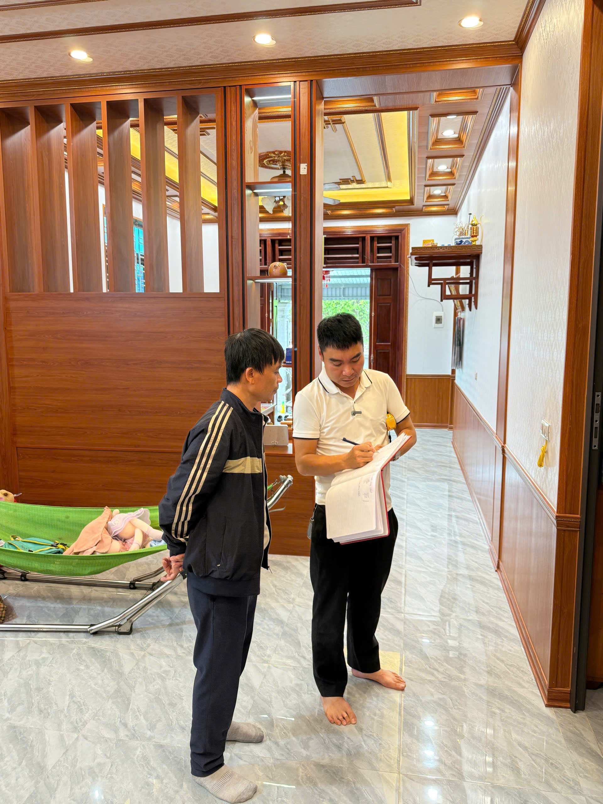 Bàn giao trần nhựa nano cho nhà chị Hồng tại Bắc Giang 